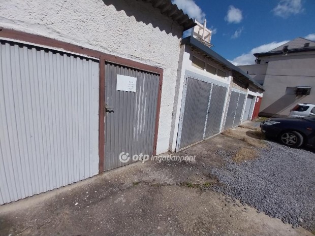 Elad� �n�ll� gar�zs, Ny�regyh�za