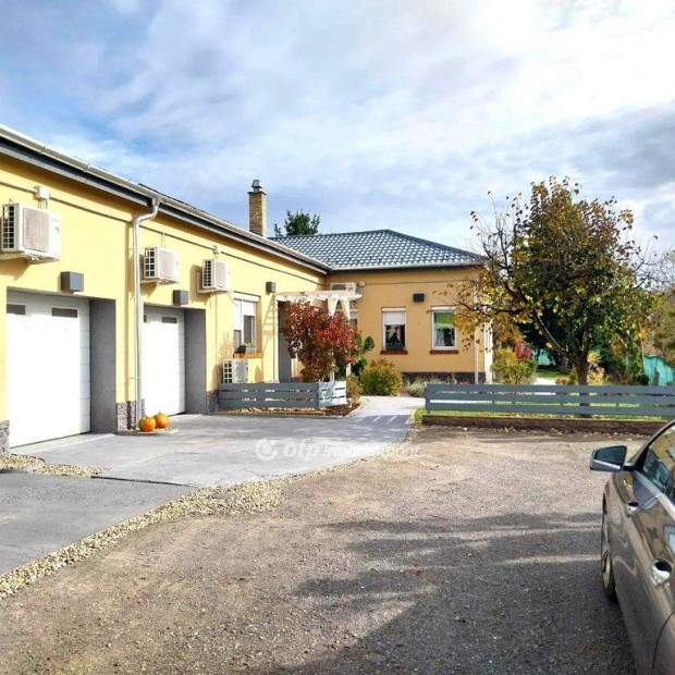 Elad� �n�ll� gar�zs, Ny�regyh�za