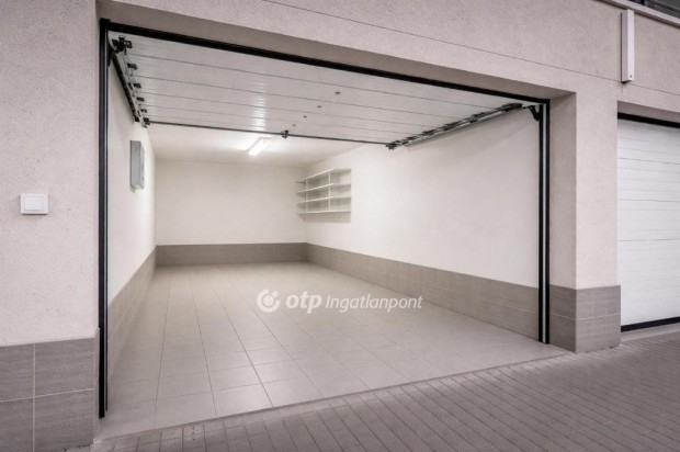 Elad� �n�ll� gar�zs, Szeged