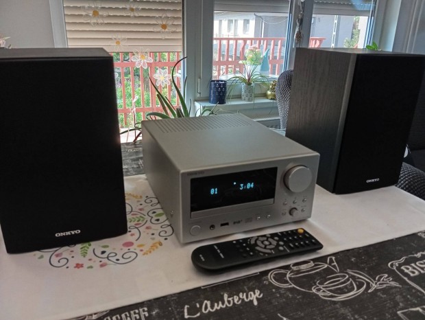 Eladó Onkyo CS375D mikro hifi rendszer