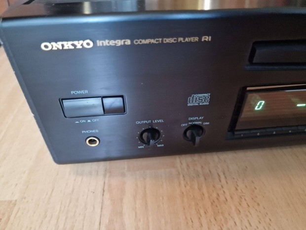 Elad Onkyo Integra DX-6850 CD lejtsz. + tvirnyt