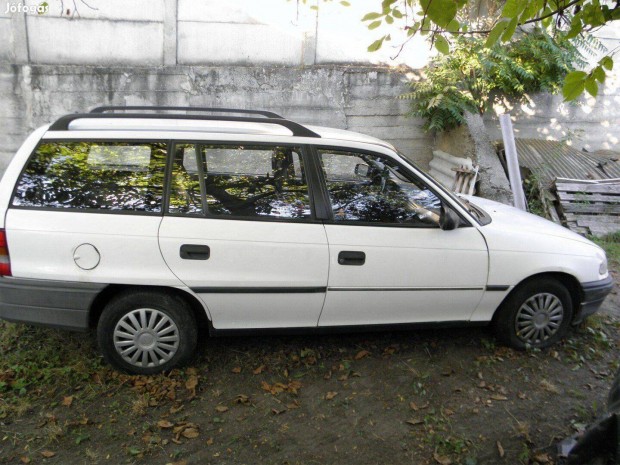 Elad Opel Astra F kombi