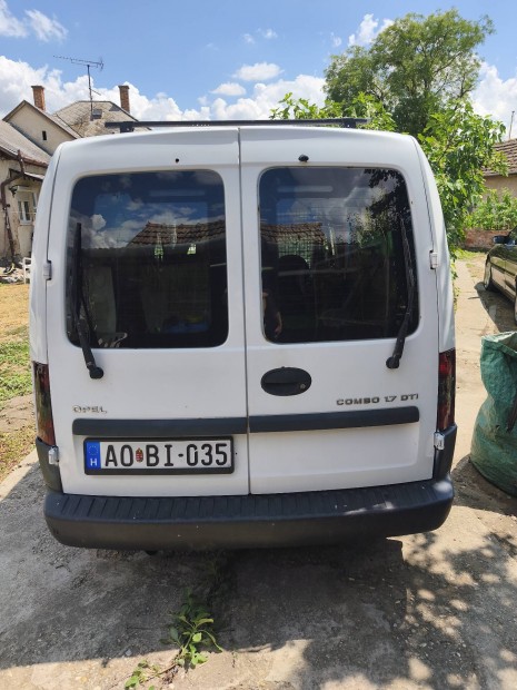 Elad Opel Combo 2002