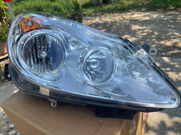 Eladó Opel Corsa D jobb első fényszóró