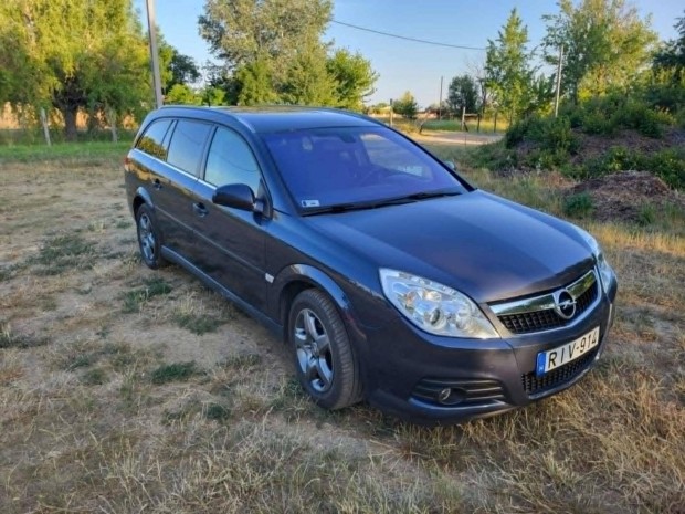 Eladó Opel Vectra - kevés kilóméterrel, kitűnő állapotban