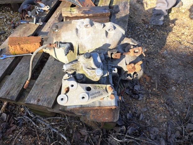 Elad� Opel Zafira A / Astra / meriva A 1.6 benzin v�lt� sebess�gv�lt�