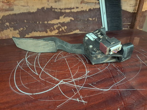 Elad� Opel Zafira A elektromos g�zped�l GM 9 157 998 BK