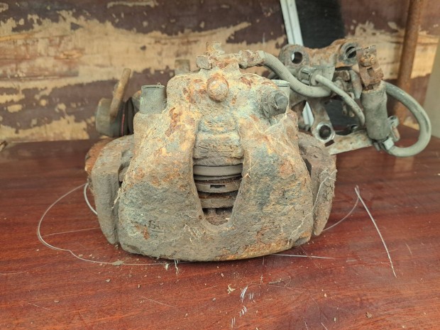 Elad� Opel Zafira A gy�ri GM bal els� f�knyereg f�k munkahenger -rel