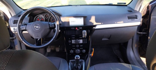 Elad Opel astra