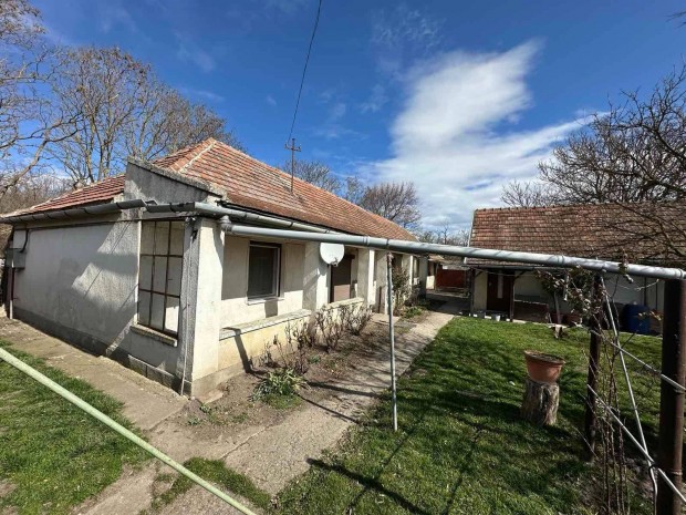 Eladó Ősi településen 150 m2-es családi ház