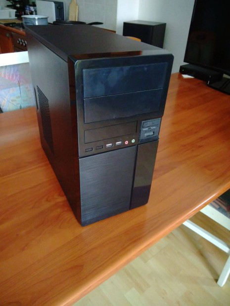 Elad PC (2,7 GHz, 500 GB HDD, 4 GB RAM)