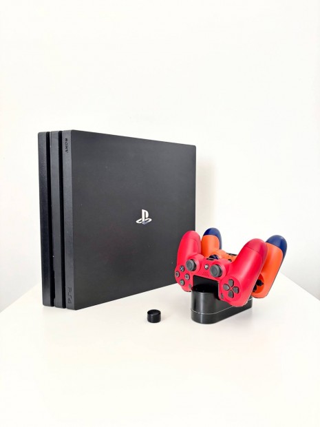 Elad PS4 Pro Cuh-7216B (1TB) + extra tartozkok!