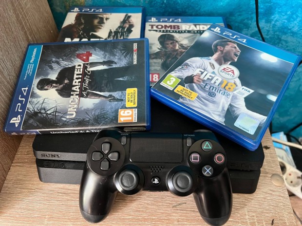 Eladó PS4 slim 1TB