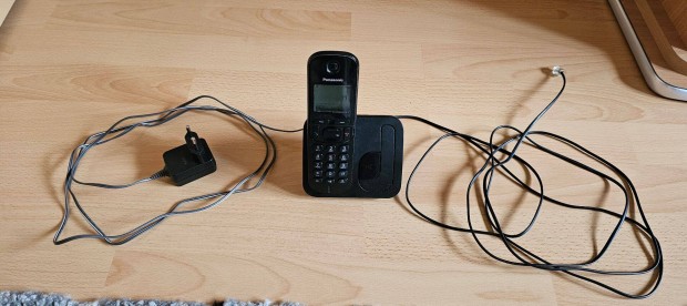 Elad Panasonic Kx-TGC210PD hordozhat vezetkes telefon