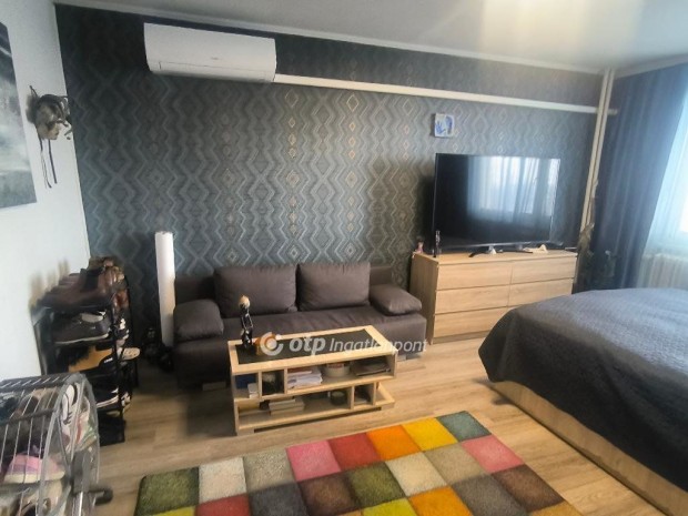 Elad� Panelprogramos lak�s, Miskolc K�z�pszer utca