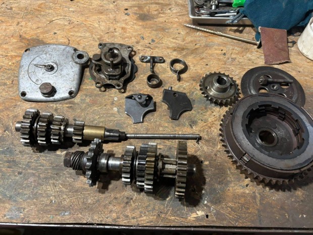 Elad� Pann�nia T1 sebess�gv�lt�