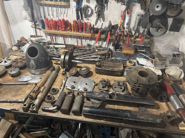 Elad� Pann�nia megmaradt alkatr�szek