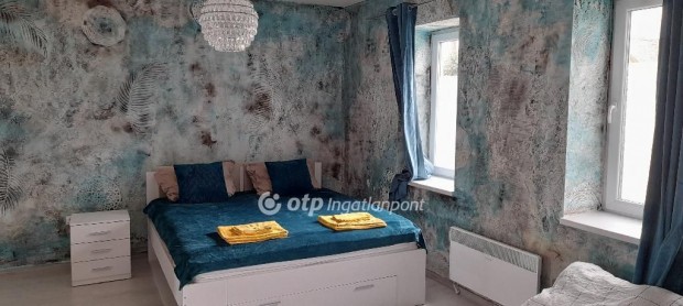 Elad� Panzi�, B�csbokod