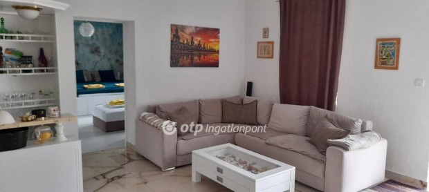 Elad� Panzi�, B�csbokod