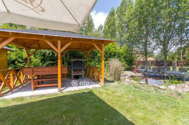 Elad� Panzi�, Balatonfenyves