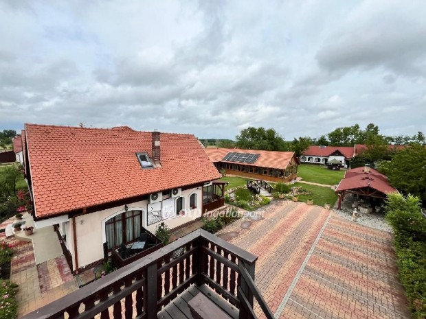 Elad� Panzi�, Hortob�gy