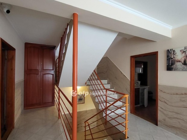 Elad� Panzi�, Si�fok