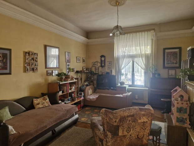 Elad� P�cs, Ispitaalja-i  polg�ri jelleg� h�z -105 milli� Ft