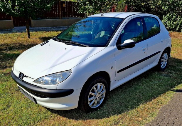 Elad Peugeot 206 1.1 Benzin