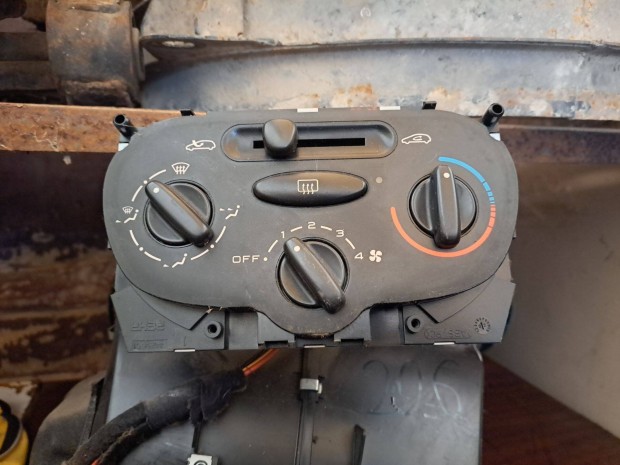 Elad� Peugeot 206 f�t�spanel f�t�s kapcsol� Behr 99210