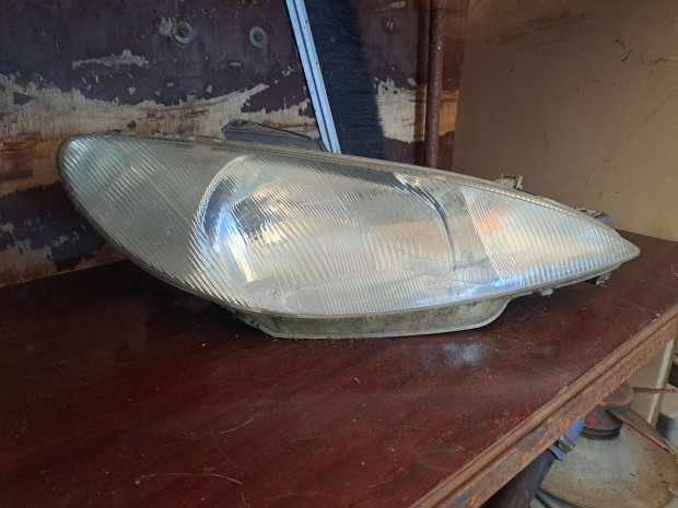 Eladó Peugeot 206 jobb első lámpa / fényszóró Valeo 89001964 6205s7