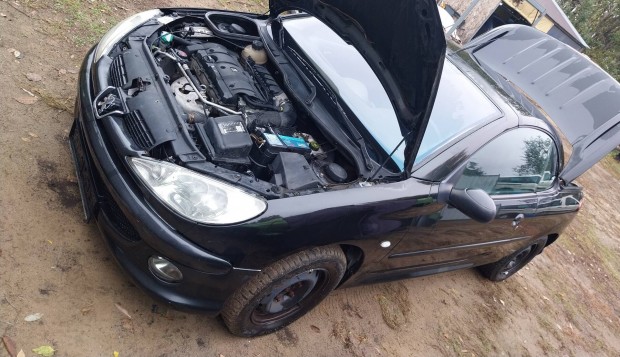 Elado Peugeot 206cc 206 cc alkatrészek.