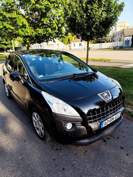 Eladó Peugeot 3008 1.6 Vti benzines, kevés km,1 tulajdonos.