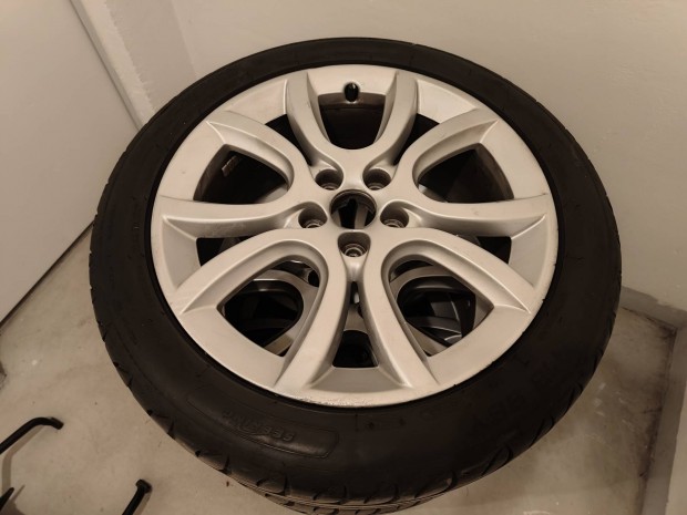 Eladó Peugeot 508 gyári alufelni, jó állapotú nyári gumival