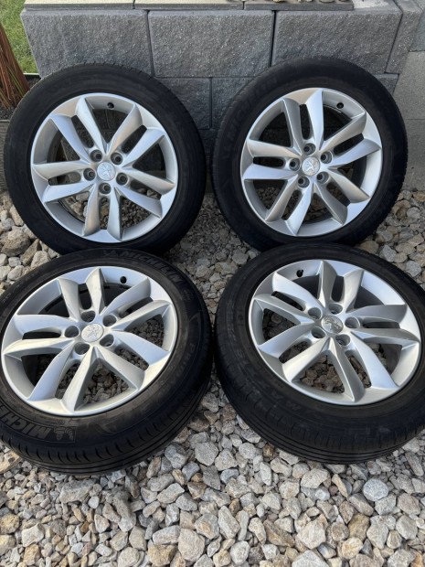 Eladó Peugeot gyári alufelni 17"!