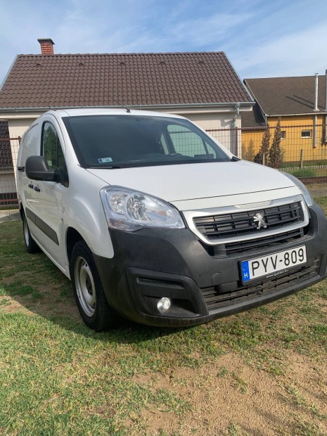 Elad Peugeot partner 1.6HDI 3 szemlyes L2 hossztott kisteheraut