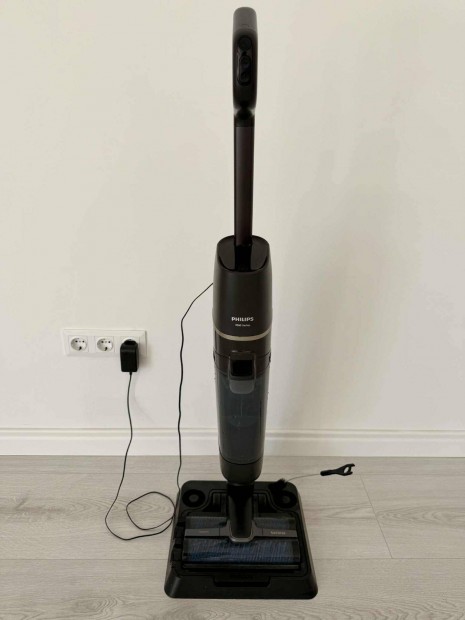 Eladó Philips Aquatrio Xw7110/01 vezeték nélküli porszívó-felmosó
