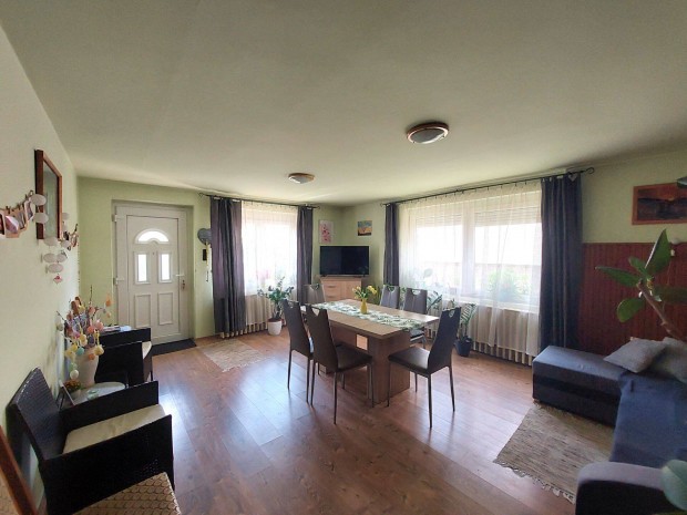 Eladó Piliscséven 179 m2 alapterülető panorámás családi ház