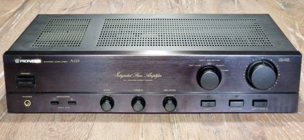 Elad Pioneer A-229 stereo erst 2 x 35w 8ohm (1991.)