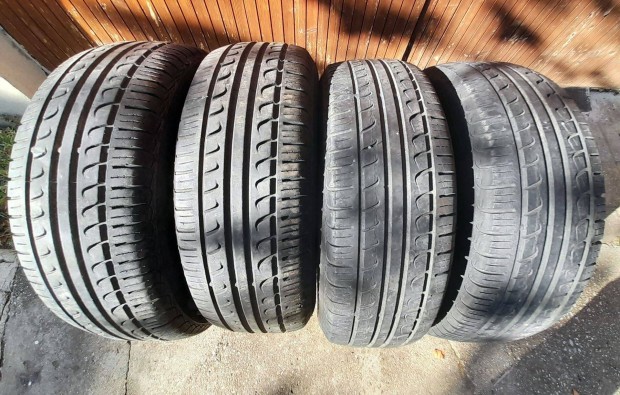 Eladó Pirelli 195/65 R15 nyári gumi garnitúra