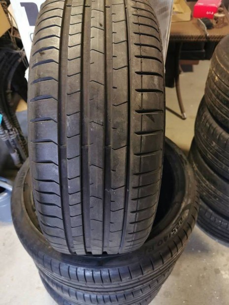 Eladó Pirelli P Zero Run Flat 4db 225/40 R19