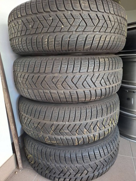 Eladó Pirelli Scorpion winter 235/65/17 téli gumi garnitúra