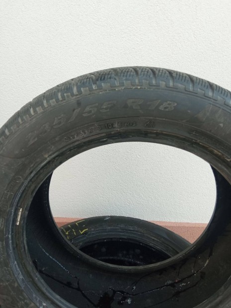 Elad Pirelli tli gumi 235,55 R18