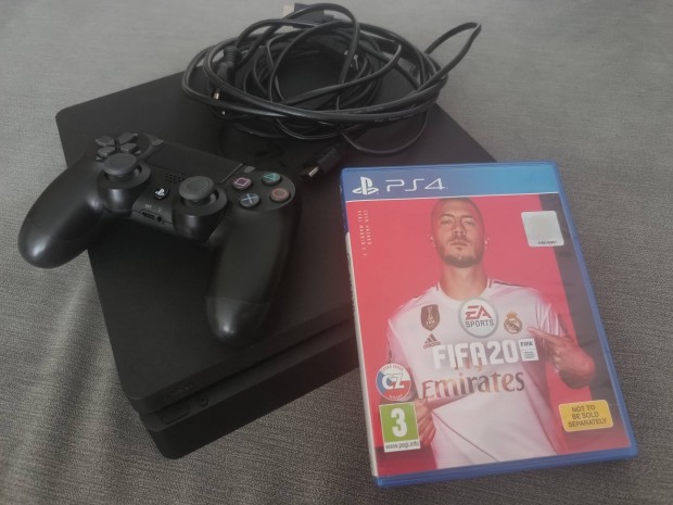 Eladó Playstation 4 Slim 1 TB