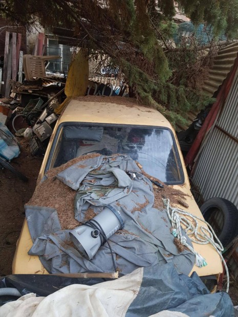 Eladó Polski Fiat 650E 126P kispolski alkatrésznek