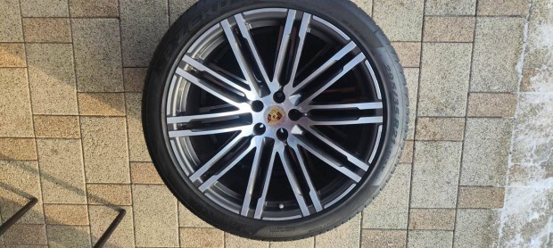 Elad� Porsche Macan k�tsz�les Turbo 21" felni szett