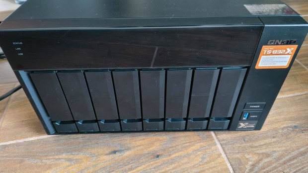 Elad Qnap TS-832X 16GB 8 fik