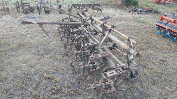 Elad� RAU korm�nyzott sork�zm�vel� kultiv�tor