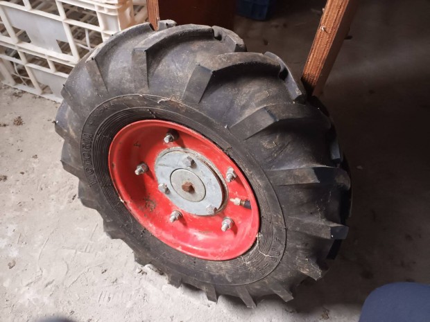 Eladó RK02 rotációs kapa kerék 400x8 abronccsal újszerű párban!