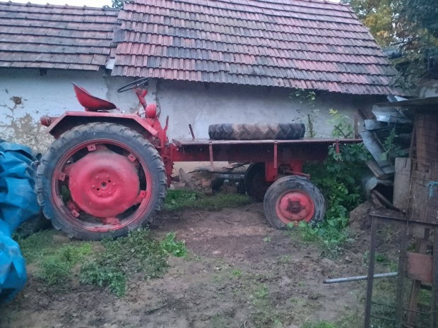 Elad RS traktor