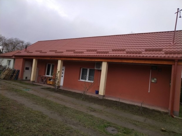 Elad� Rakoskereszt�ron csaladi haz K�zponthoz k�zel